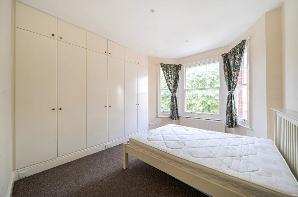 2 bedrooms apartments/flats for sale in Greencroft Gardens, South Hampstead - NW6 view 8