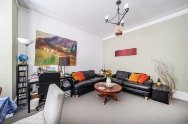 Finchley Road, Hampstead - NW3 view 9