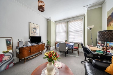 Finchley Road, Hampstead - NW3 view 2