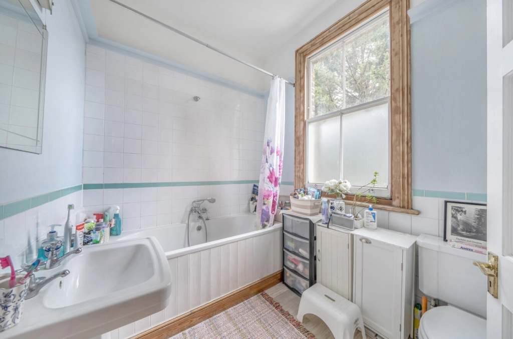 2 bedrooms apartments/flats for sale in Finchley Road, Hampstead - NW3 view 8