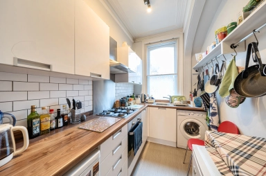 Finchley Road, Hampstead - NW3 view 5