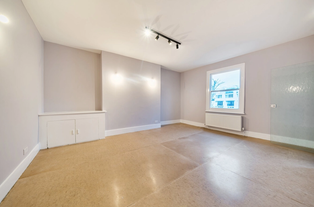 2 bedrooms apartments/flats for sale in Gayton Crescent, Hampstead Village - NW3 view 2