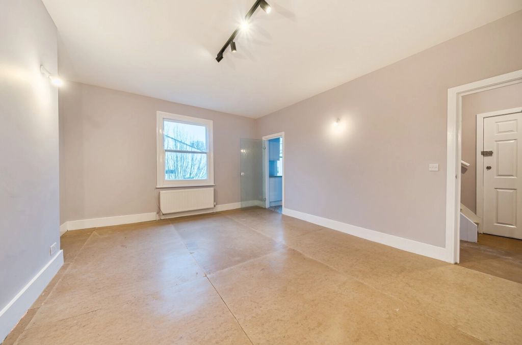 2 bedrooms apartments/flats for sale in Gayton Crescent, Hampstead Village - NW3 view 10