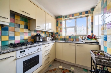 Daleham Gardens, Hampstead - NW3 view 3