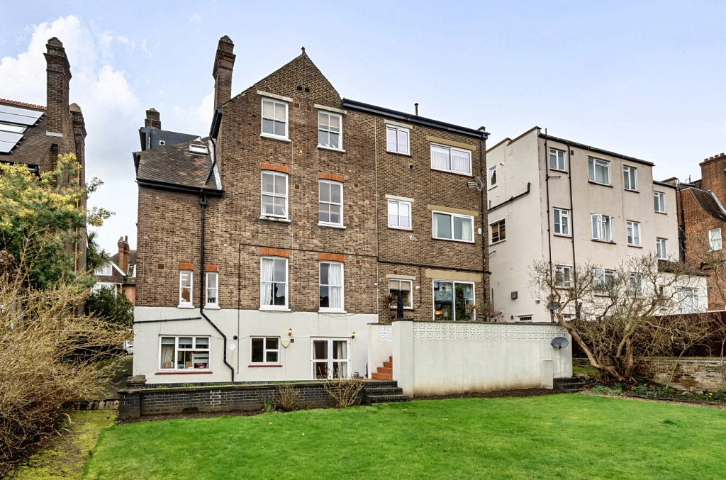 2 bedrooms apartments/flats for sale in Daleham Gardens, Hampstead - NW3 view 10