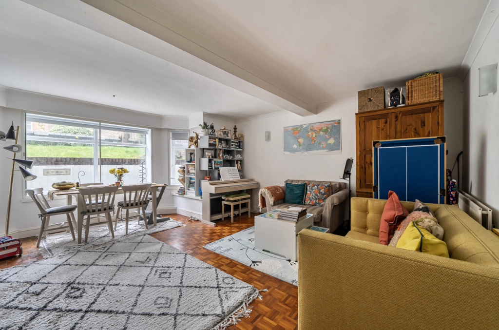 2 bedrooms apartments/flats for sale in Daleham Gardens, Hampstead - NW3 view 20