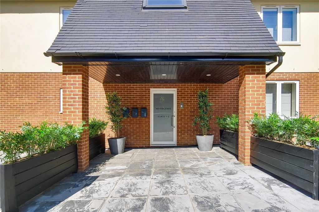 3 bedrooms apartments/flats for sale in Woodlands, London - NW11 view 13