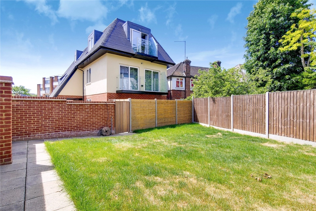 3 bedrooms apartments/flats for sale in Woodlands, London - NW11 view 16