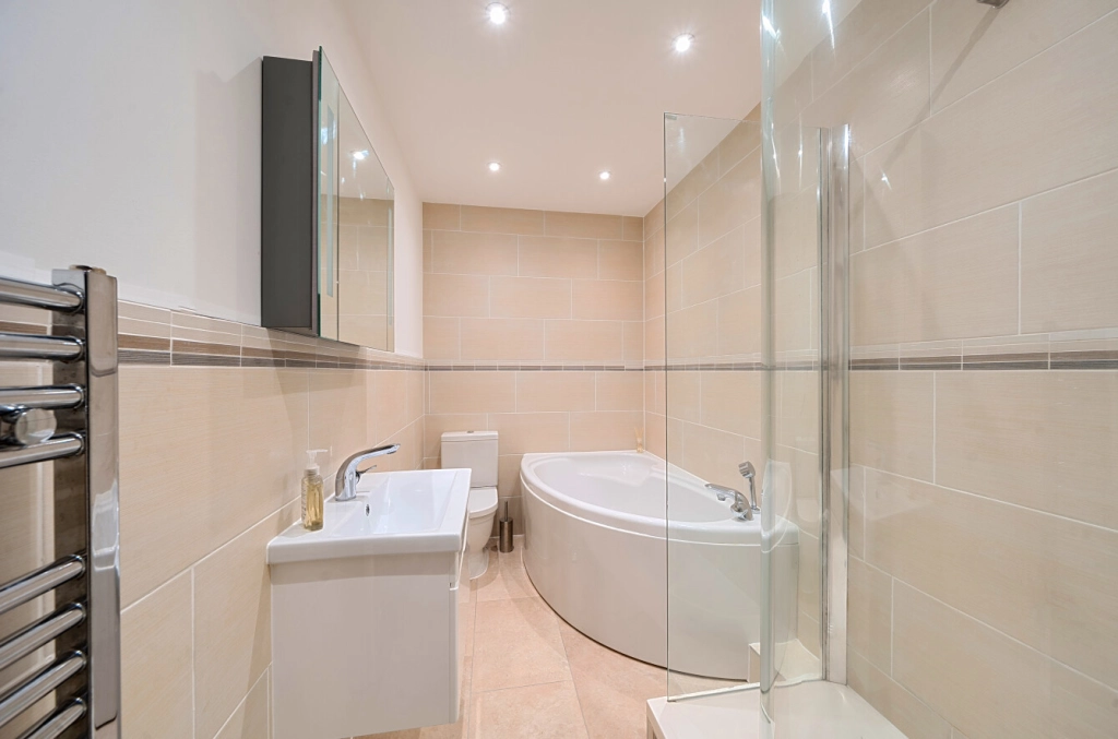 2 bedrooms apartments/flats for sale in Netherhall Gardens, London - NW3 view 6