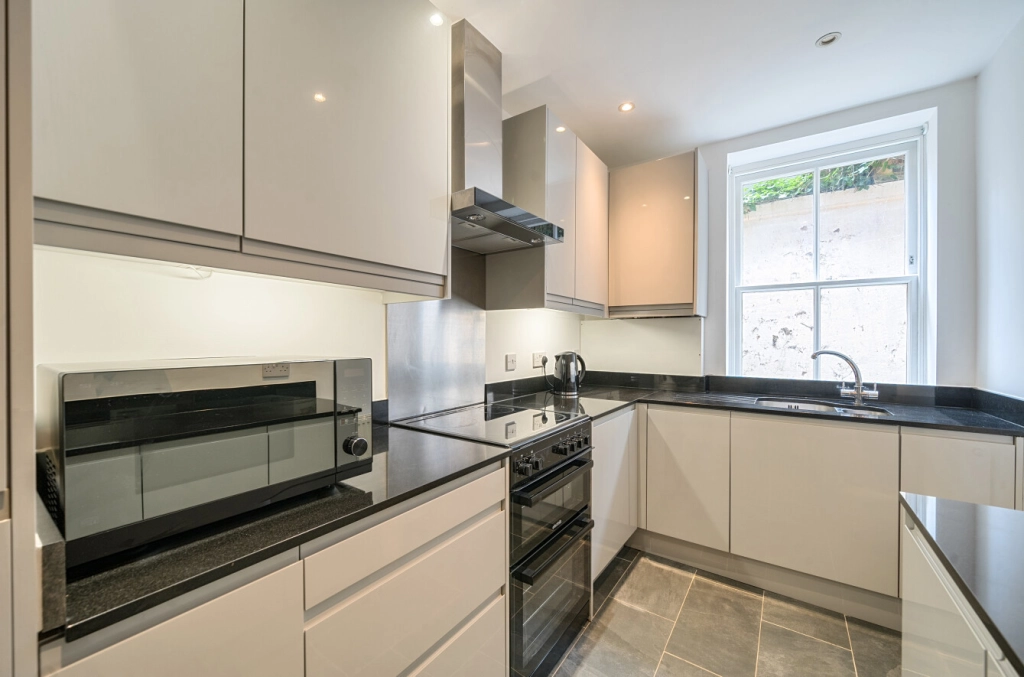 2 bedrooms apartments/flats for sale in Netherhall Gardens, London - NW3 view 3