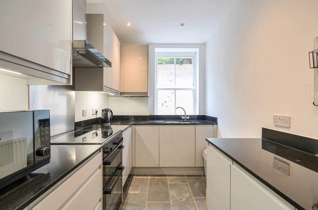 2 bedrooms apartments/flats for sale in Netherhall Gardens, London - NW3 view 16