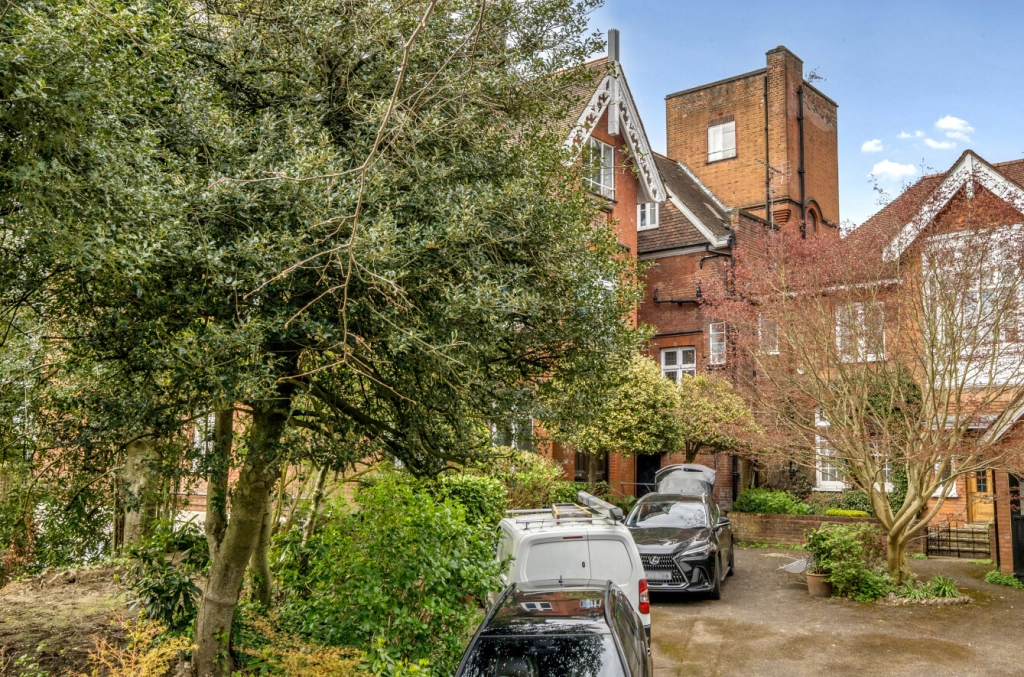 2 bedrooms apartments/flats for sale in Netherhall Gardens, London - NW3 view 17