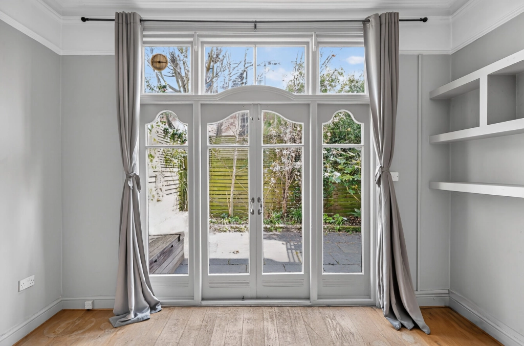 2 bedrooms apartments/flats for sale in Glenmore Road, Belsize Park - NW3 view 9