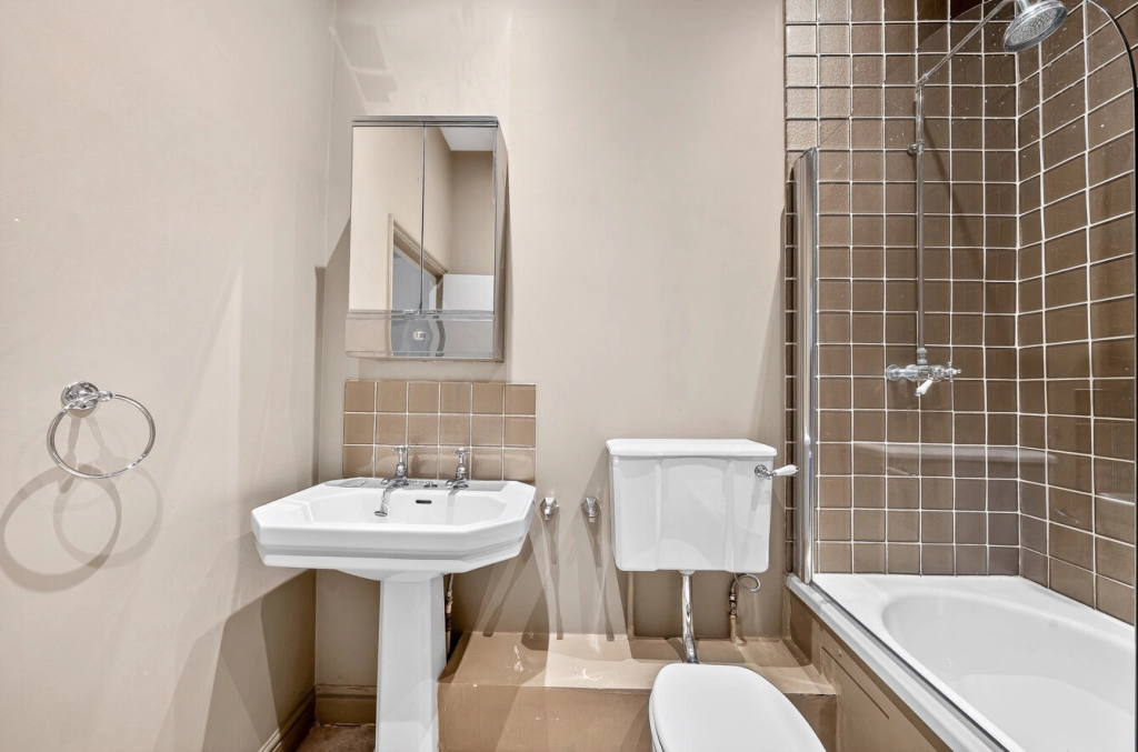 2 bedrooms apartments/flats for sale in Glenmore Road, Belsize Park - NW3 view 15