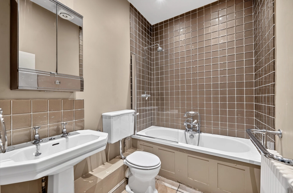 2 bedrooms apartments/flats for sale in Glenmore Road, Belsize Park - NW3 view 7