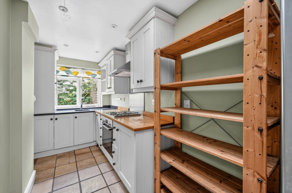 2 bedrooms apartments/flats for sale in Glenmore Road, Belsize Park - NW3 view 19