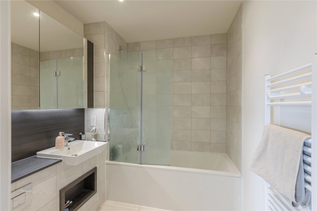 1 bedroom apartments/flats for sale in Bittacy Hill, London - NW7 view 2