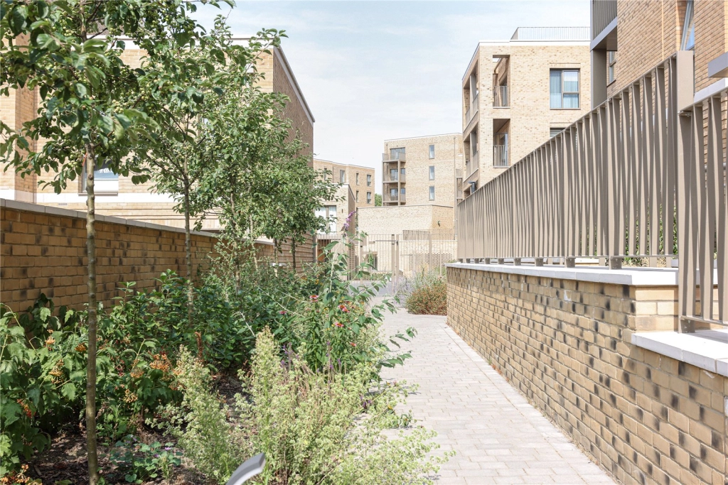 2 bedrooms apartments/flats for sale in Royal Engineers Way, London - NW7 view 13
