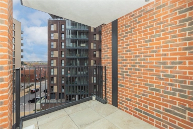 Shearwater Drive, London - NW9 view 4