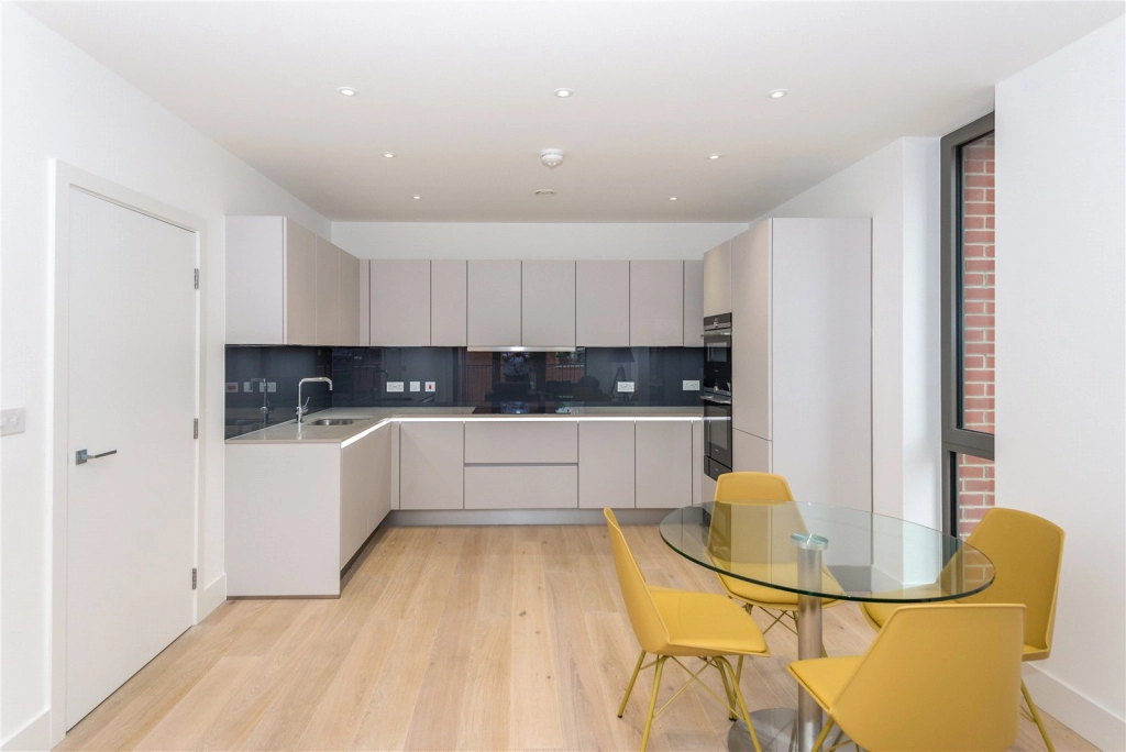 2 bedrooms apartments/flats for sale in Kidderpore Avenue, London - NW3 view 2