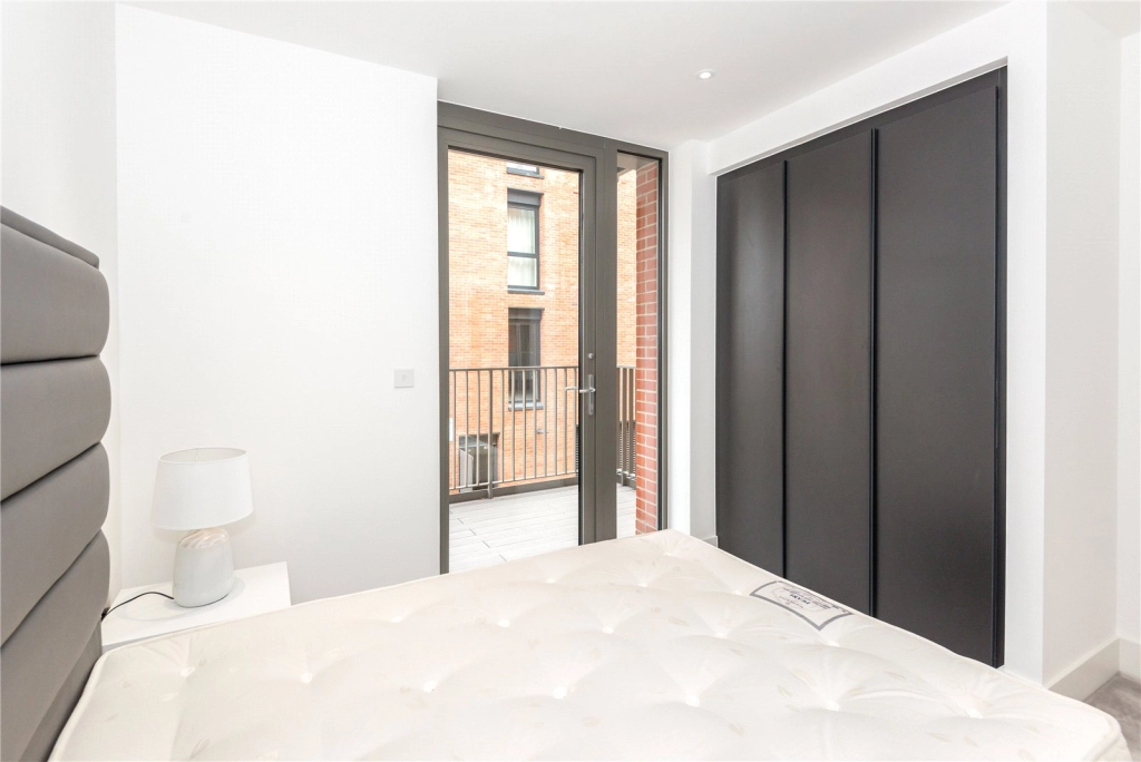 2 bedrooms apartments/flats for sale in Kidderpore Avenue, London - NW3 view 5
