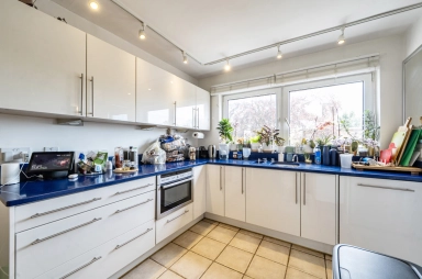 Vane Close, Hampstead Village - NW3 view 3