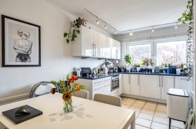 Vane Close, Hampstead Village - NW3 view 13