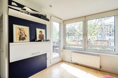 Vane Close, Hampstead Village - NW3 view 8