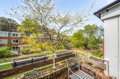 Vane Close, Hampstead Village - NW3 view 4