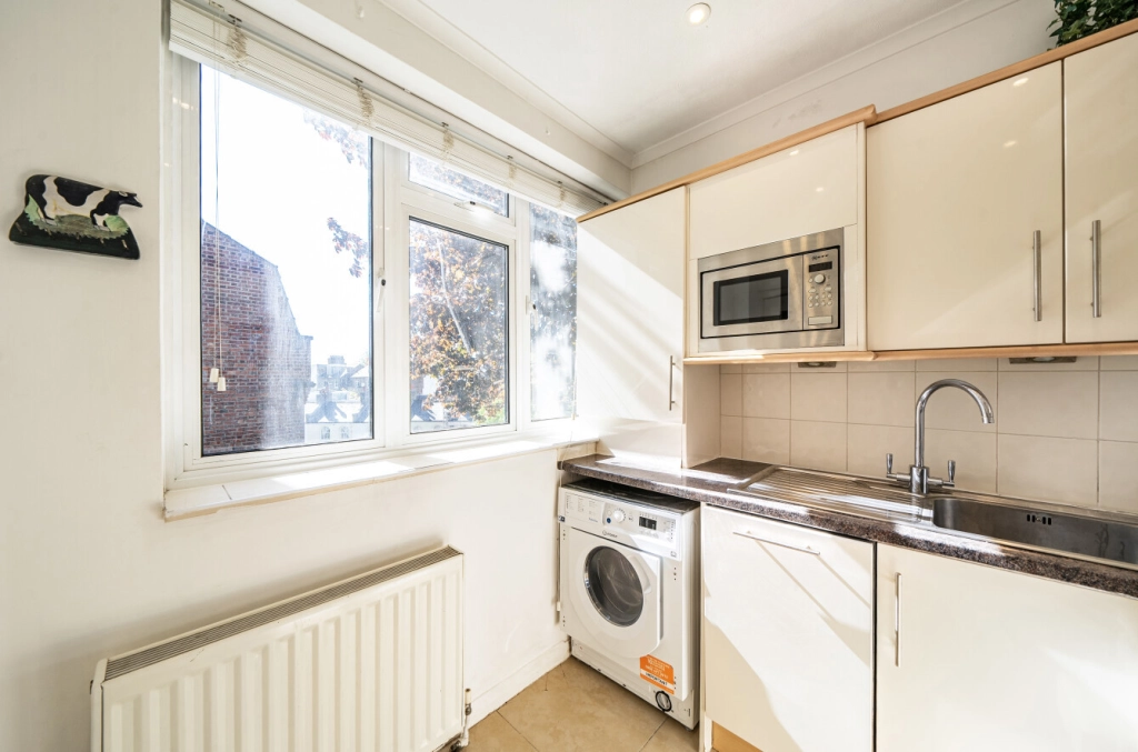 2 bedrooms apartments/flats for sale in Willow Road, Hampstead - NW3 view 3