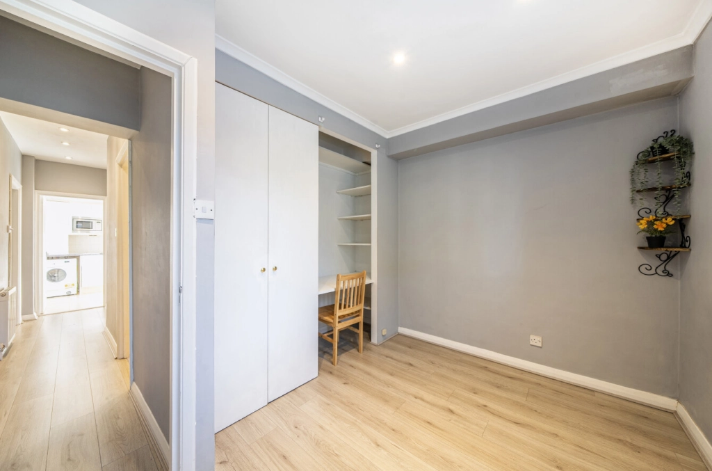 2 bedrooms apartments/flats for sale in Willow Road, Hampstead - NW3 view 7