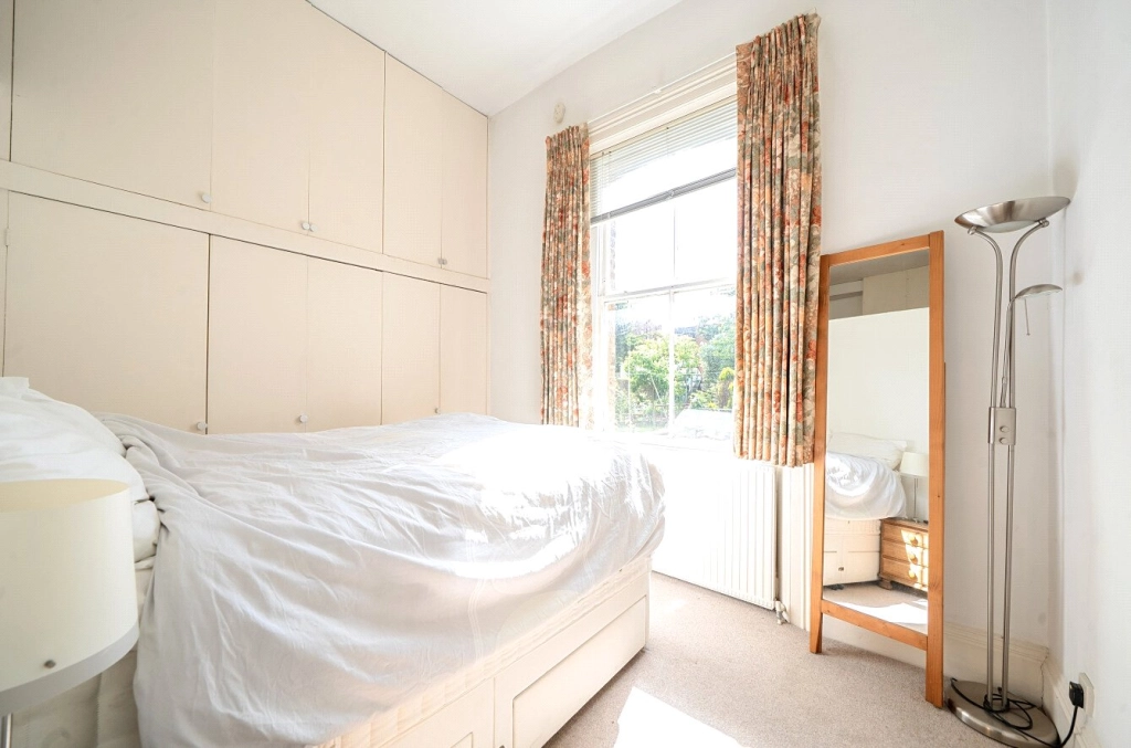 1 bedroom apartments/flats for sale in South Hill Park, Hampstead Heath - NW3 view 3