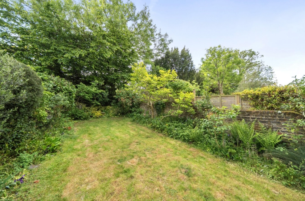 1 bedroom apartments/flats for sale in South Hill Park, Hampstead Heath - NW3 view 10