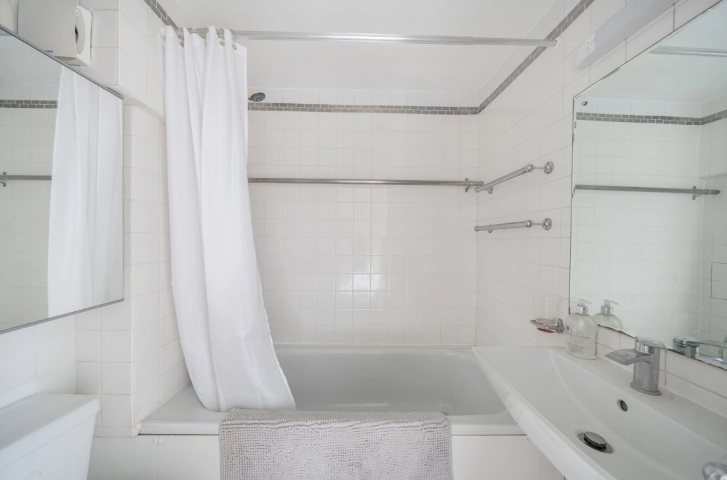 1 bedroom apartments/flats for sale in South Hill Park, Hampstead Heath - NW3 view 5
