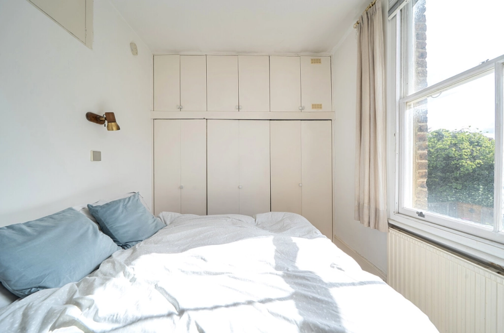 1 bedroom apartments/flats for sale in South Hill Park, Hampstead Heath - NW3 view 2