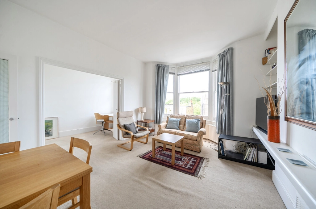 1 bedroom apartments/flats for sale in South Hill Park, Hampstead Heath - NW3 view 6