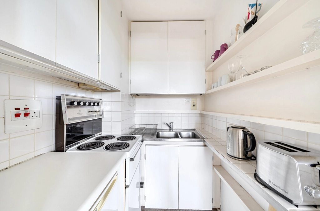 1 bedroom apartments/flats for sale in South Hill Park, Hampstead Heath - NW3 view 2