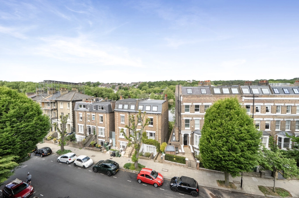1 bedroom apartments/flats for sale in South Hill Park, Hampstead Heath - NW3 view 4
