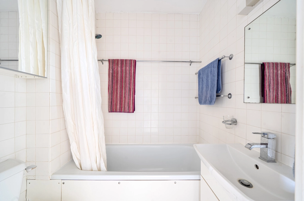 1 bedroom apartments/flats for sale in South Hill Park, Hampstead Heath - NW3 view 8