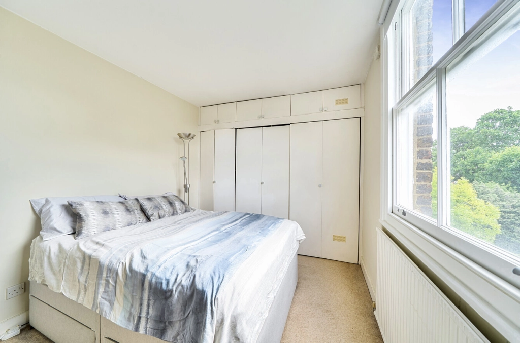 1 bedroom apartments/flats for sale in South Hill Park, Hampstead Heath - NW3 view 3