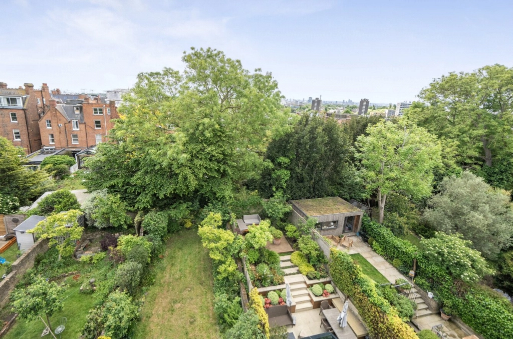 1 bedroom apartments/flats for sale in South Hill Park, Hampstead Heath - NW3 view 5