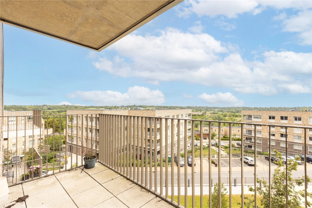 2 bedrooms apartments/flats for sale in Medawar Drive, London - NW7 view 5
