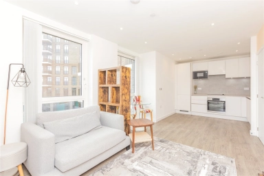 Medawar Drive, London - NW7 view 4