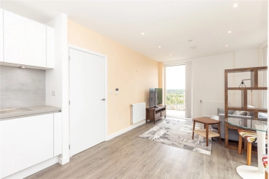 Medawar Drive, London - NW7 view 6