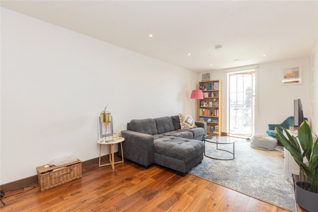 2 bedrooms apartments/flats for sale in Maygrove Road, West Hampstead - NW6 view 3