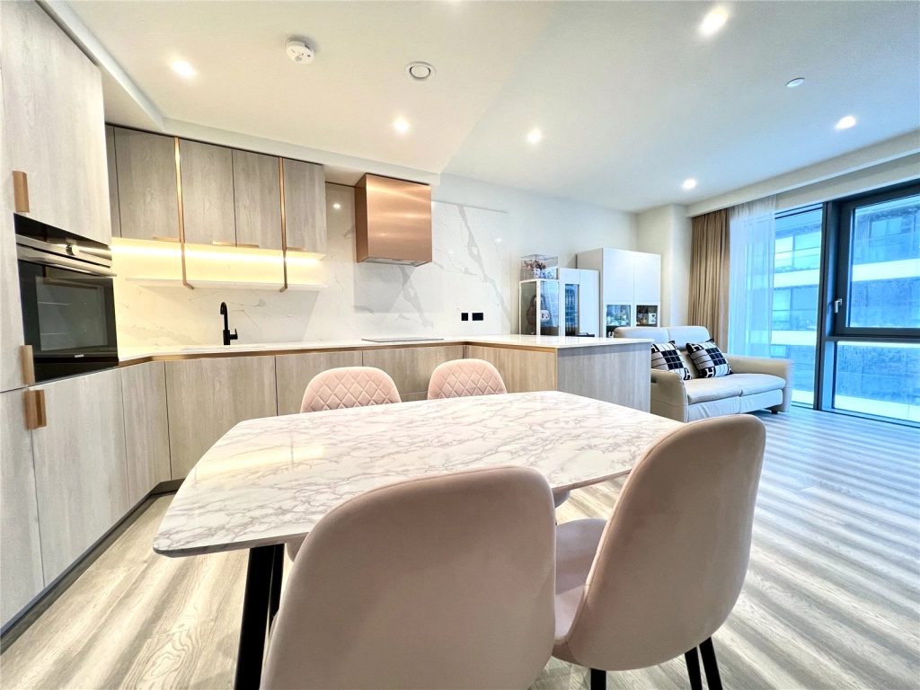 1 bedroom apartments/flats for sale in Marsh Wall, Canary Wharf - E22 view 3