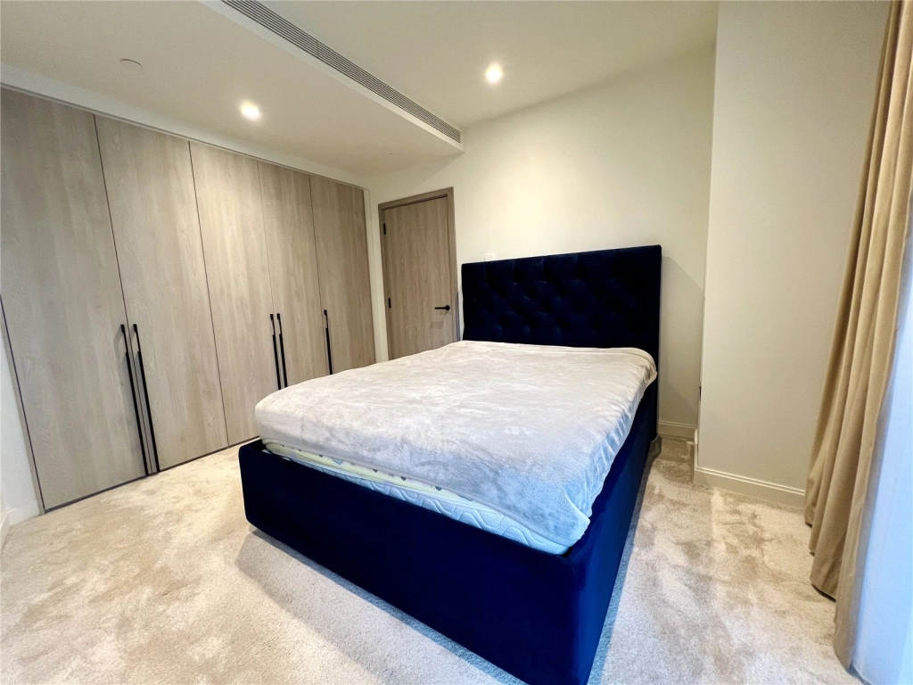 1 bedroom apartments/flats for sale in Marsh Wall, Canary Wharf - E22 view 5