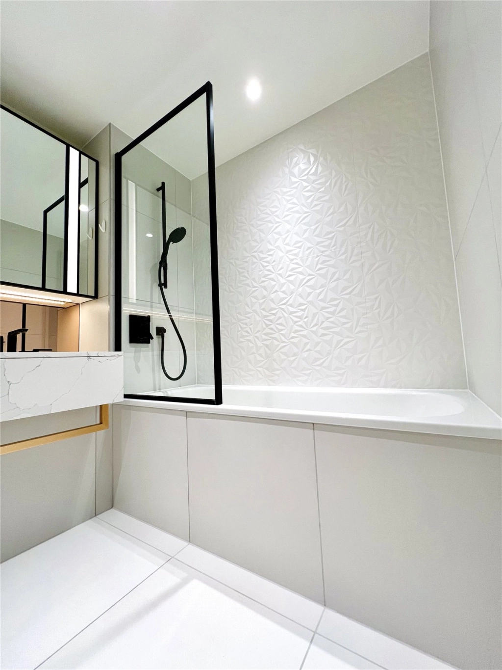 1 bedroom apartments/flats for sale in Marsh Wall, Canary Wharf - E22 view 12