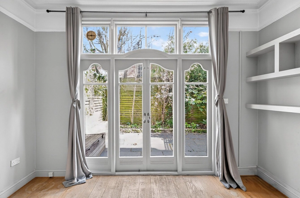 2 bedrooms apartments/flats for sale in Glenmore Road, Belsize Park - NW3 view 4