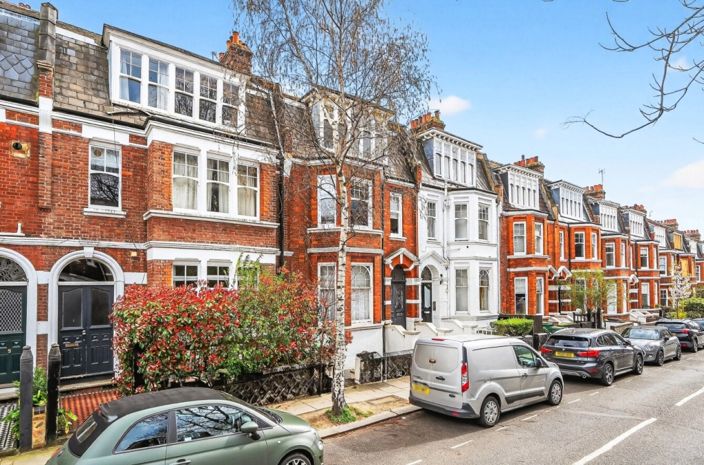 2 bedrooms apartments/flats for sale in Glenmore Road, Belsize Park - NW3 view 16